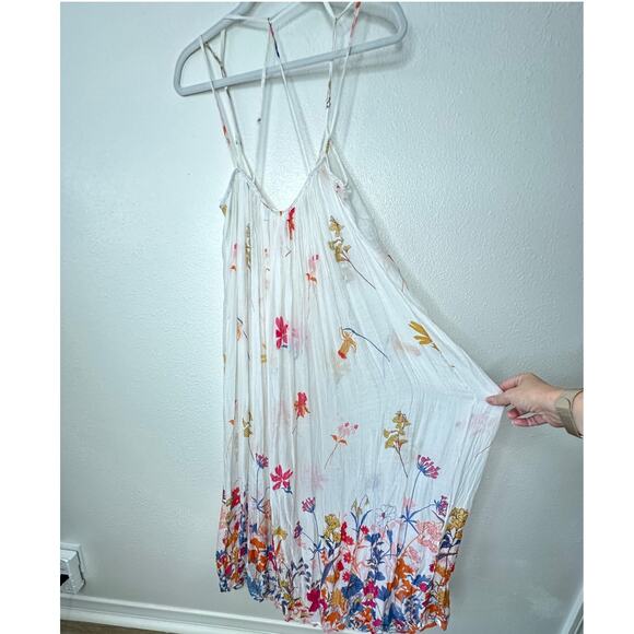 Lovestitch White Mimi Floral Print Sleeveless Scoop Neck Cross-Back Maxi Dress - Picture 4 of 14